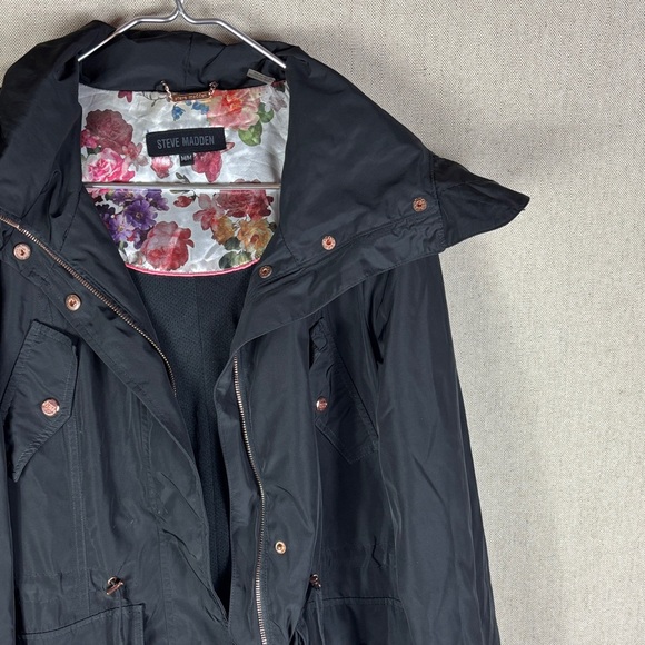 Steve Madden Black Hooded Rain Jacket Medium - Picture 3 of 9